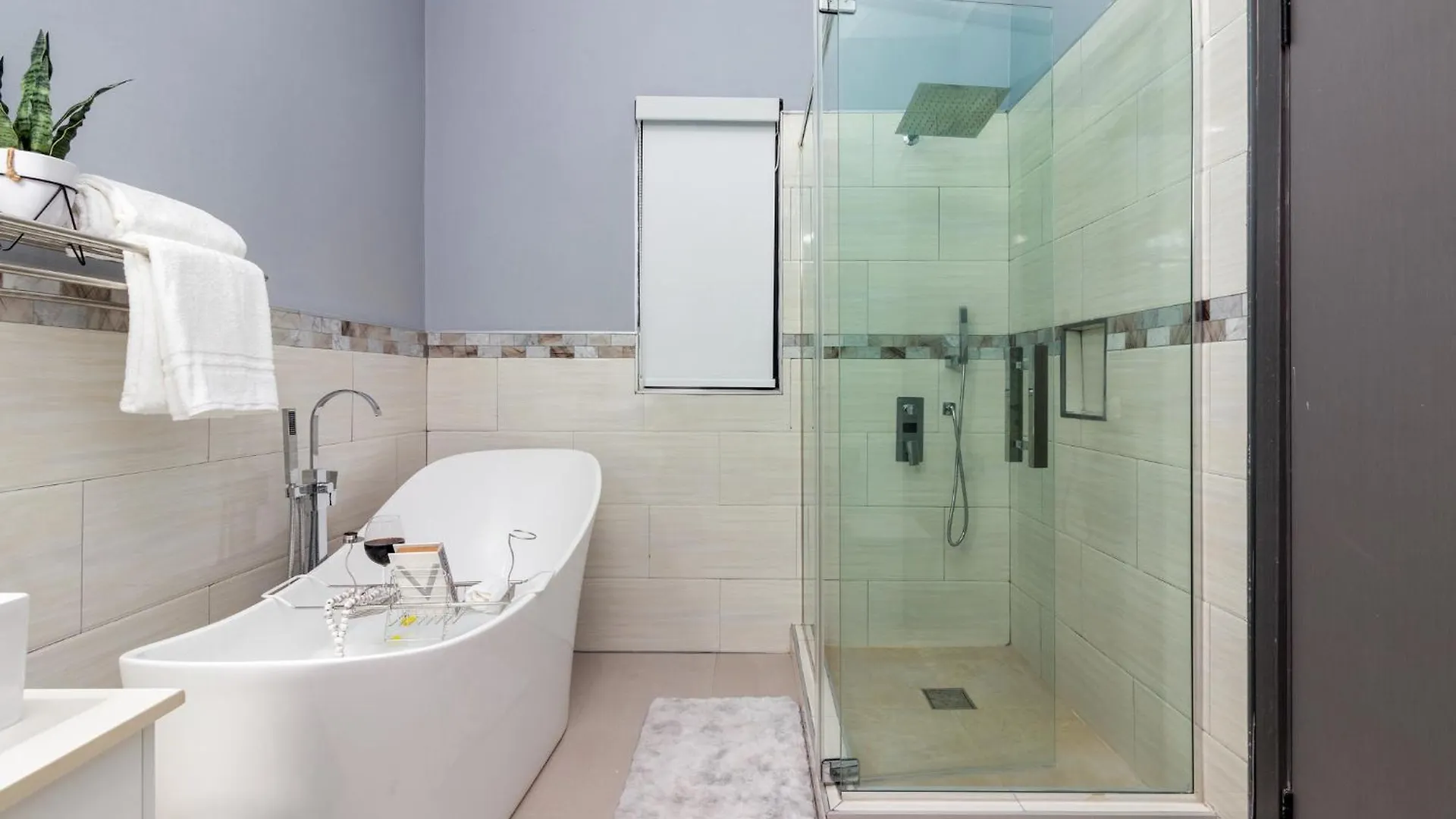 Coastal Escape In Riviera Tower Isle Beach Neaby St Mary 0*,
