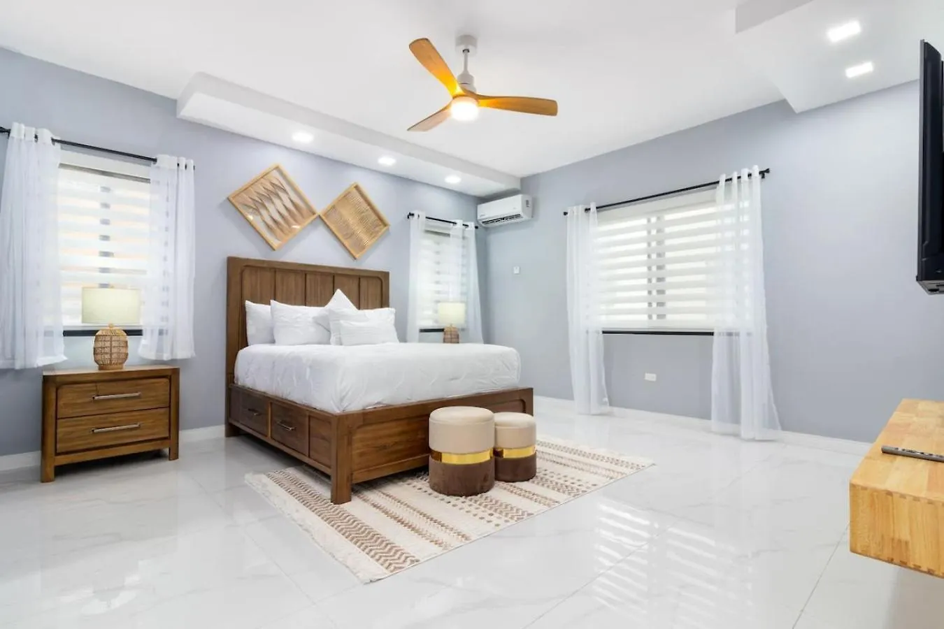 Coastal Escape In Riviera Tower Isle Beach Neaby St Mary Holiday home
